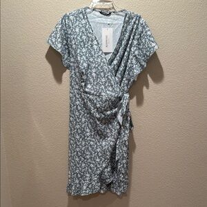 BloomChic White and Green Flutter Sleeve Wrap Mini Dress